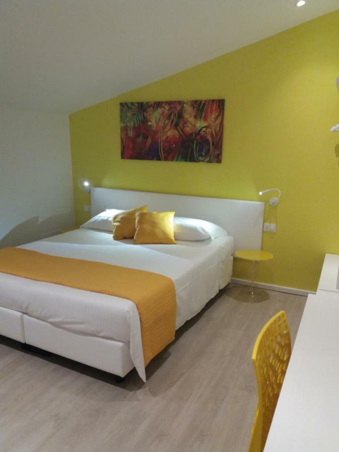 Suite Color Verona Bagian luar foto